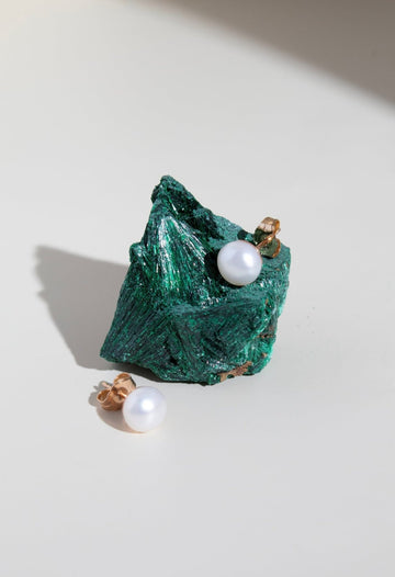 Pearl Stud earrings - Valentina New York - dainty earrings