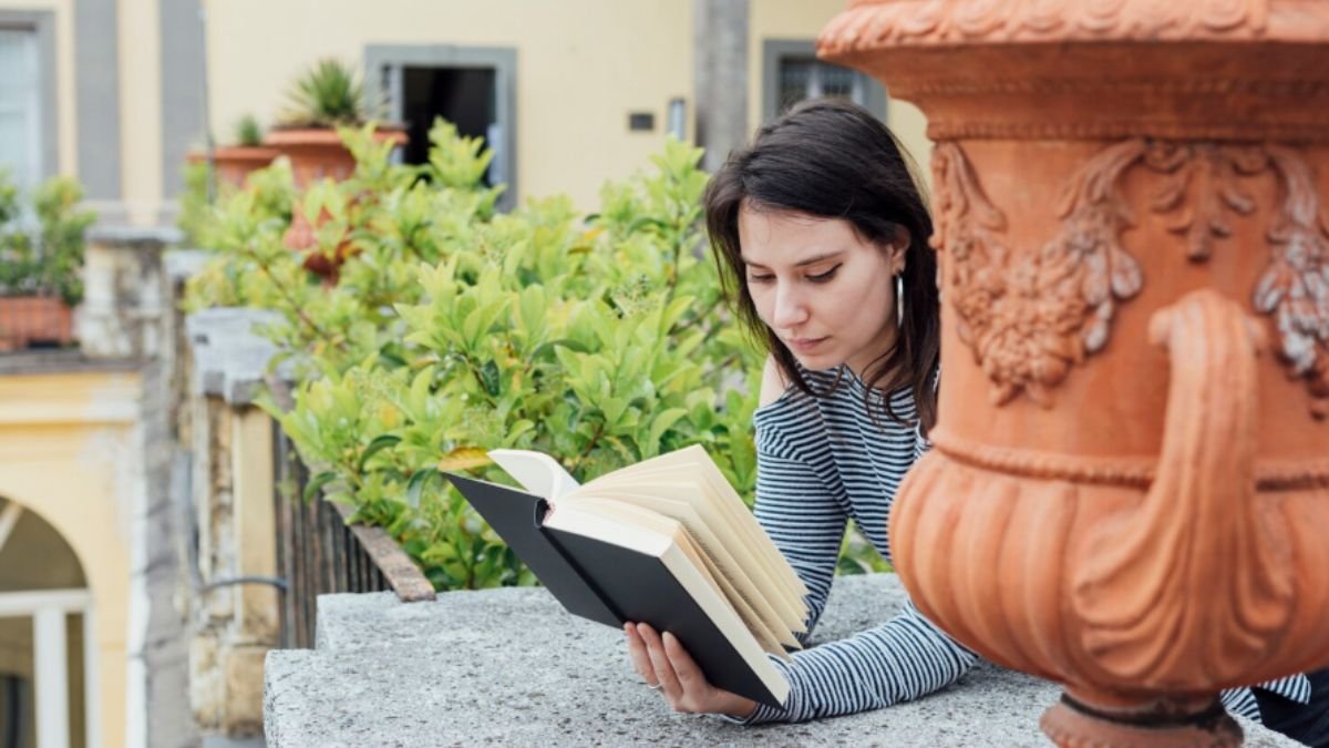 Mebalovo: Personal Stories from a Vibrant Community